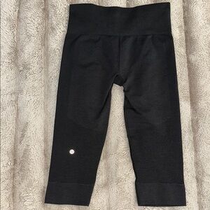 Lululemon Black Midi Leggings size 6 used in good condition